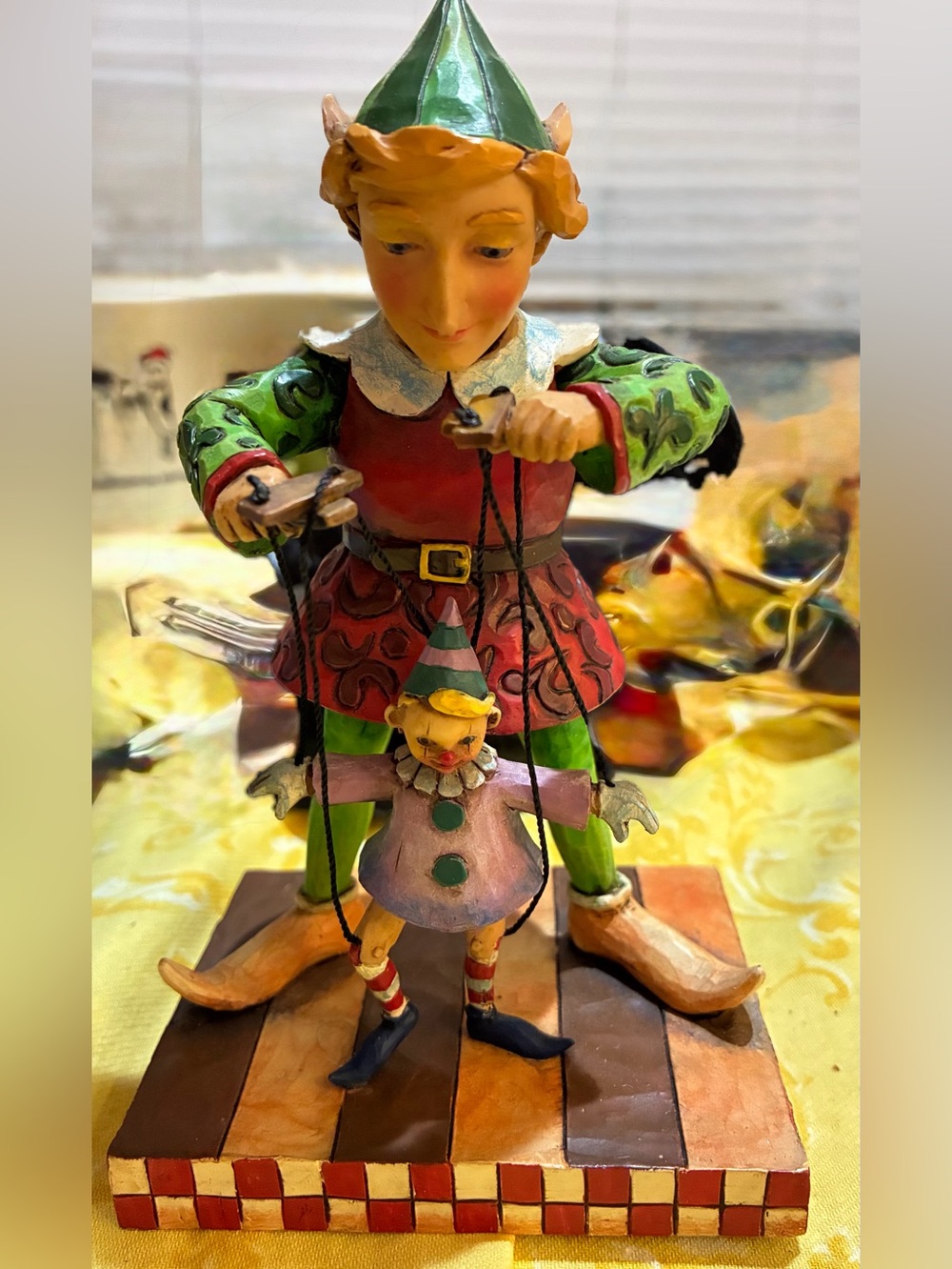 Jim Shore Heartwood Creek “Elves in the Workshop” Holding String of Marionette.